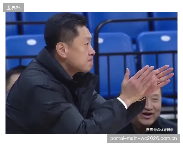 李春江率队打出历史级常规赛,攻防效率均位列联盟榜首。 李春江率队打出历史级常规赛,攻防效率均位列联盟榜首。